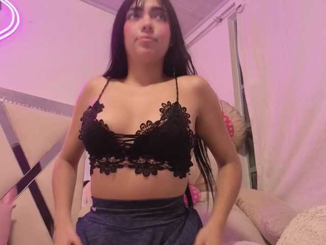 VALENBLOOM-TAY1 live cam on BongaCams