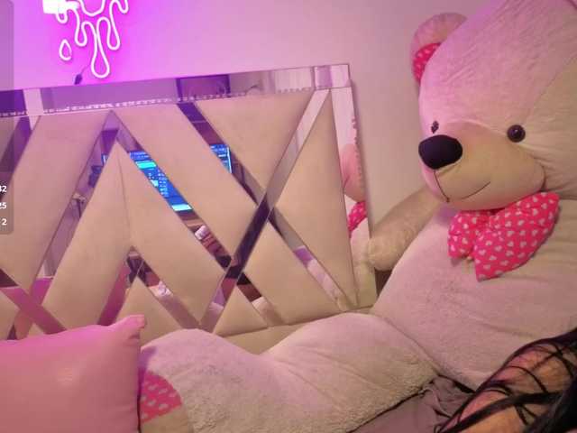 VALENBLOOM-TAY1 live cam on BongaCams