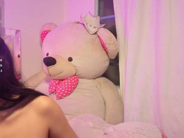 VALENBLOOM-TAY1 live cam preview