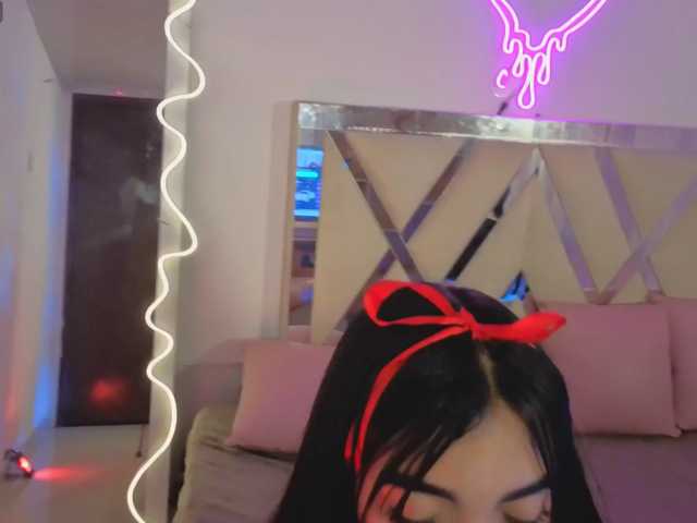 VALENBLOOM-TAY1 live cam on BongaCams