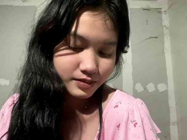 GeneviveMondell webcam