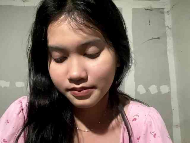 GeneviveMondell webcam
