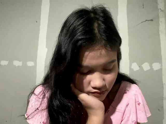 GeneviveMondell webcam