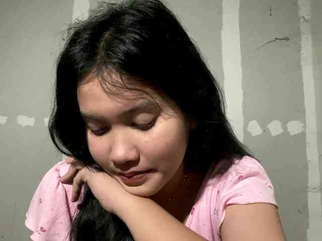 GeneviveMondell webcam