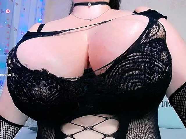 BustySquirtyDina webcam
