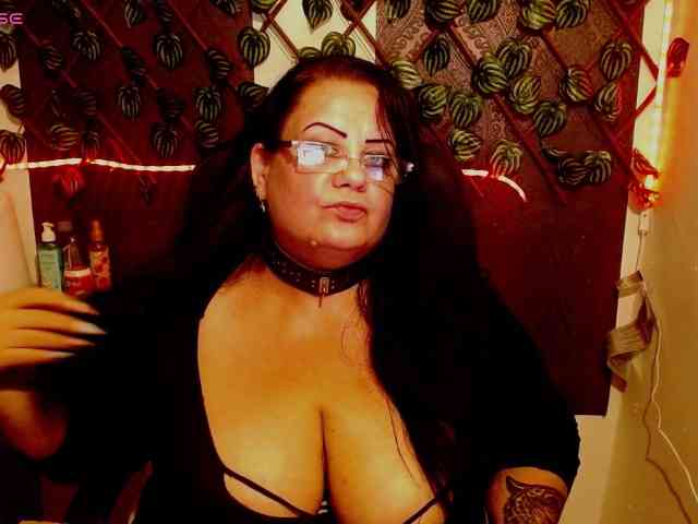 nastymilf44 webcam