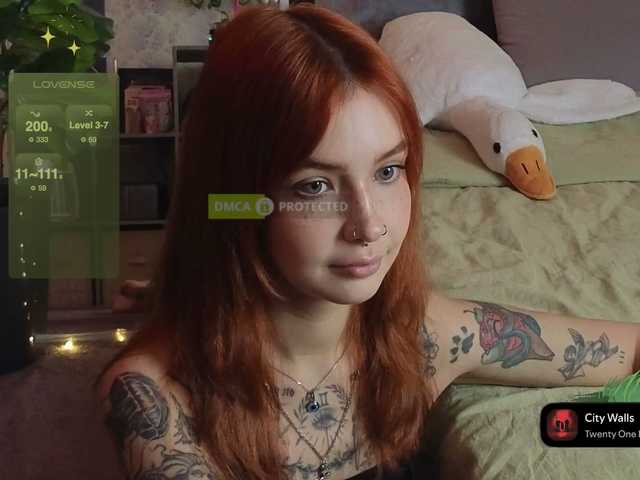 LisLy Nude Live Sex Shows
