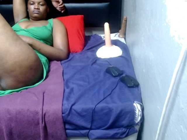 Africancurves22 live cam preview
