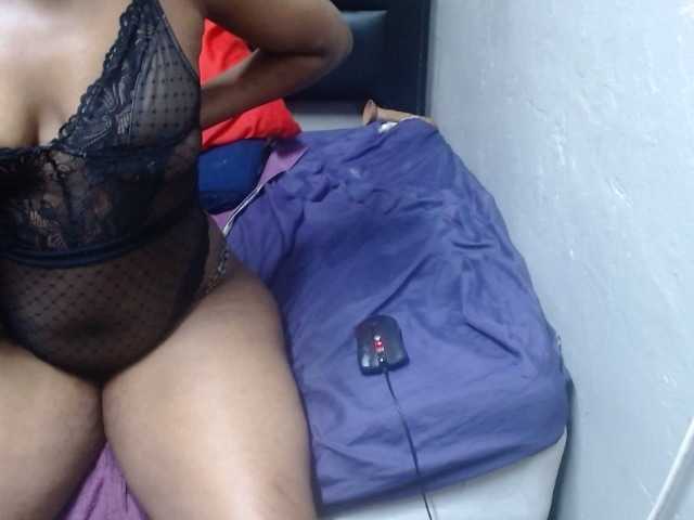 Africancurves22 live cam preview