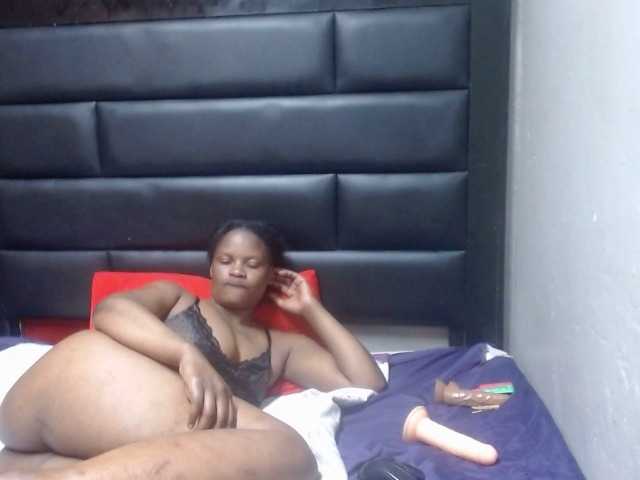 Africancurves22 live cam preview