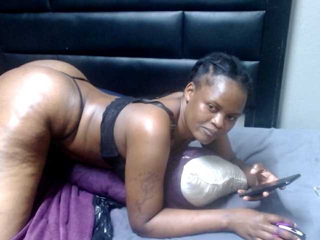 Africancurves22