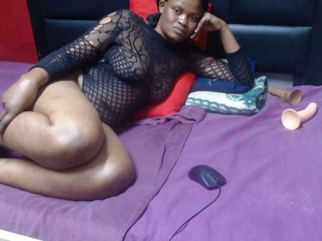 Africancurves22 live cam on BongaCams