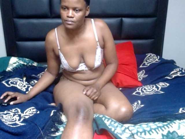 Africancurves22 live cam preview
