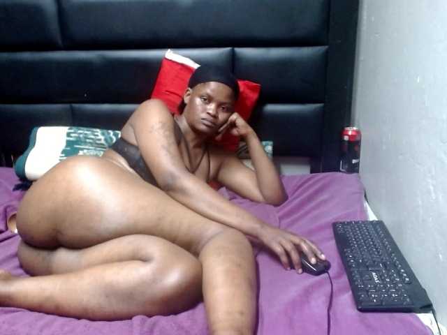 Africancurves22 live cam preview