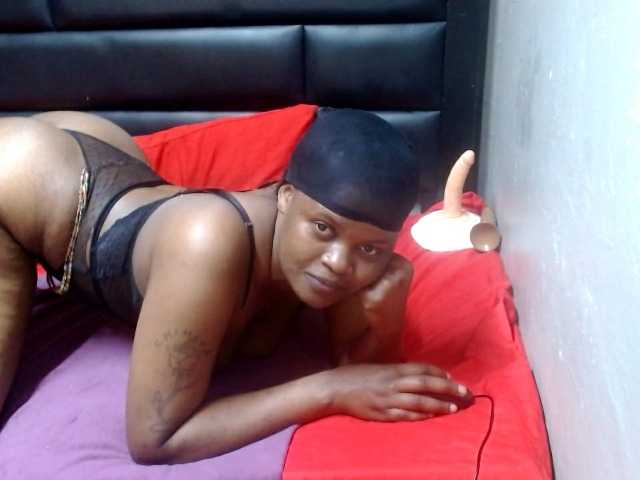 Africancurves22 live cam on BongaCams