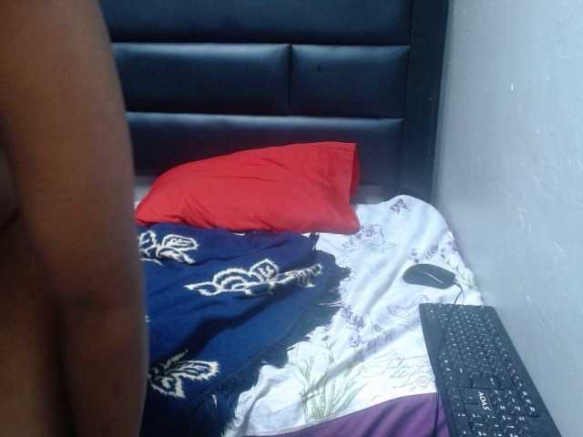 Africancurves22 live cam on BongaCams