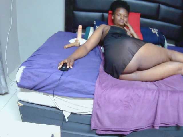 Africancurves22 live cam on BongaCams
