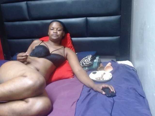 Africancurves22 live cam preview