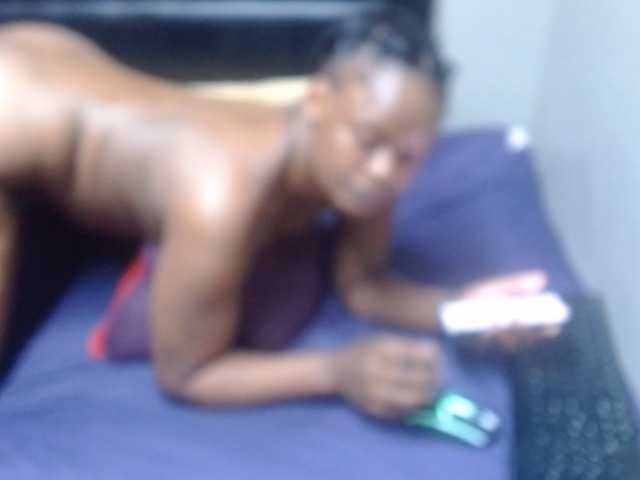 Africancurves22 live cam on BongaCams
