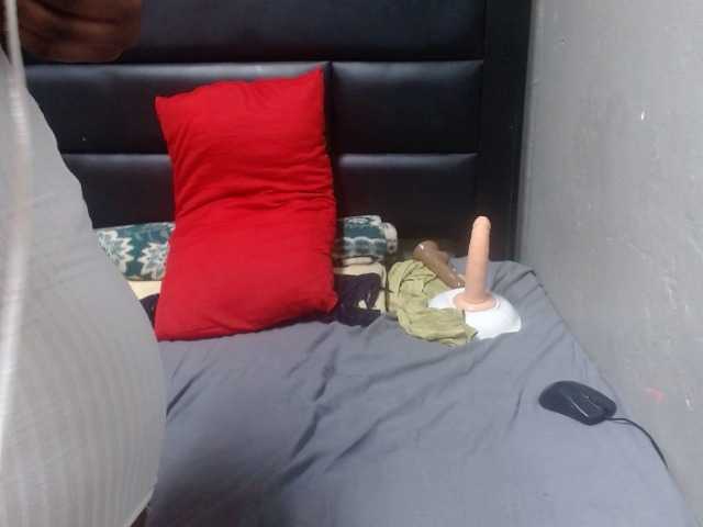 Africancurves22 live cam on BongaCams