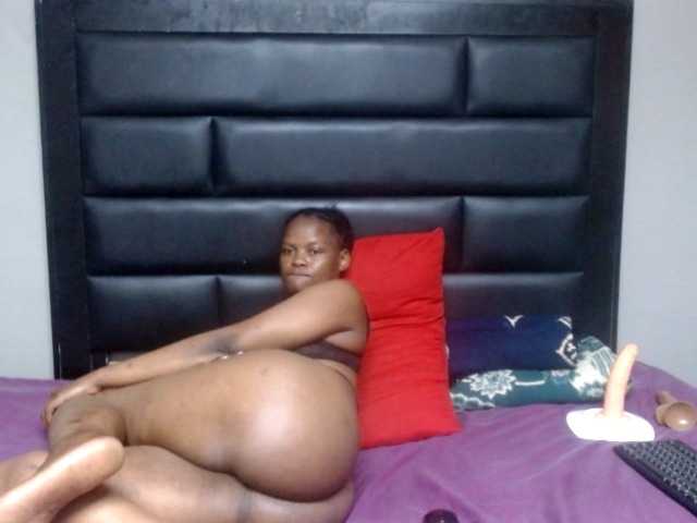 Africancurves22 live cam on BongaCams