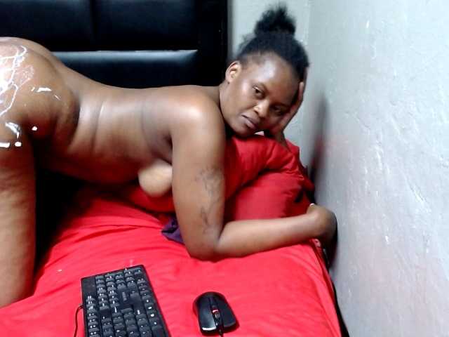 Africancurves22 live cam on BongaCams