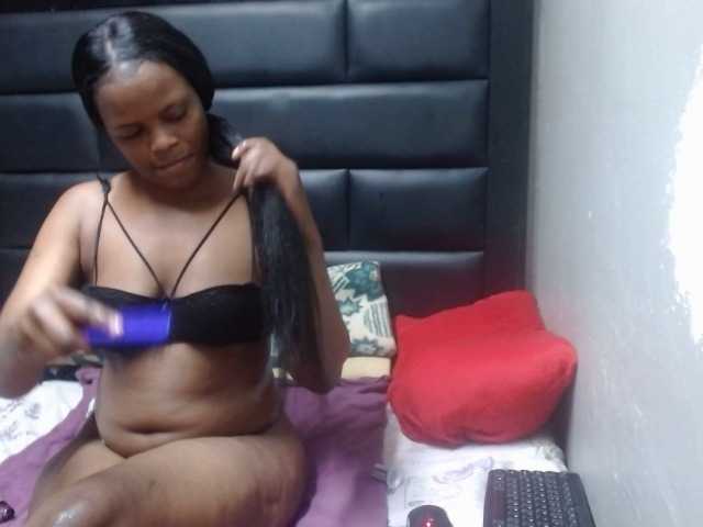 Africancurves22 live cam on BongaCams
