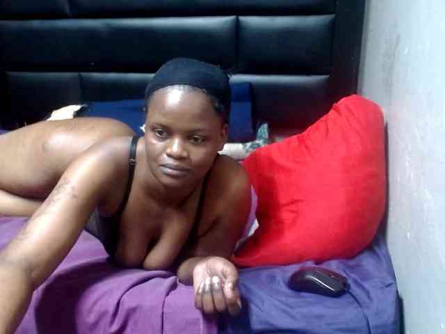 Africancurves22