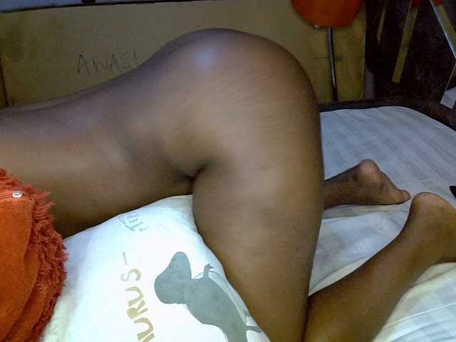 Queenlunah live cam on BongaCams