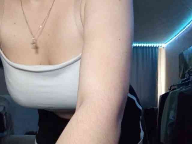CristyMcwherter webcam