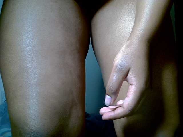 Sluttyshan live cam on BongaCams