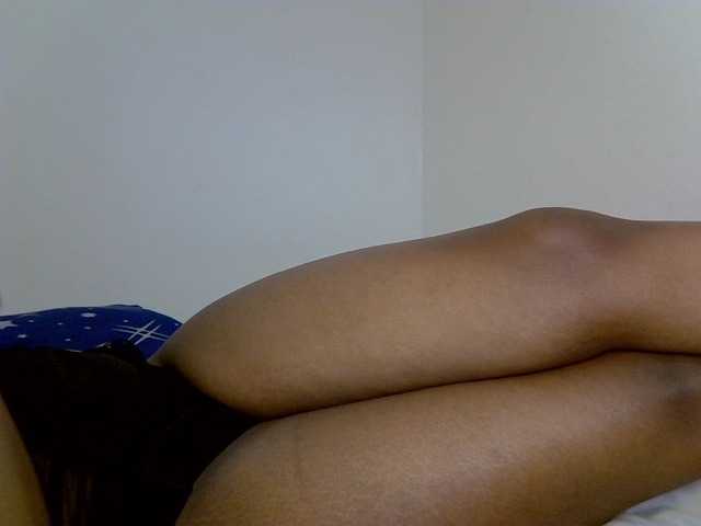 Sluttyshan live cam on BongaCams