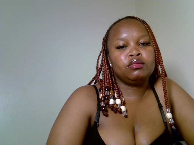 Sluttyshan live cam on BongaCams