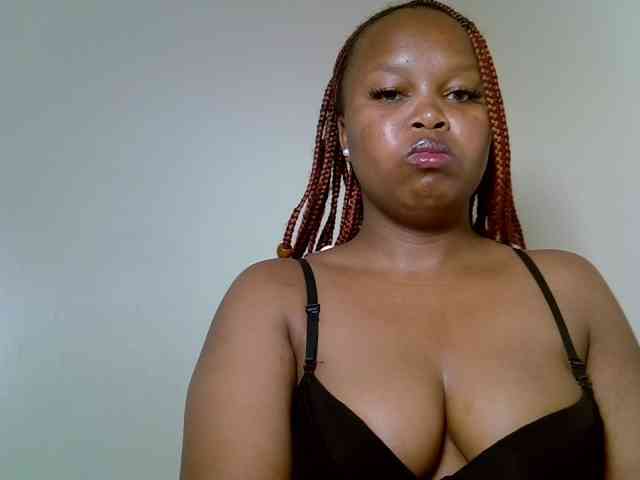 SweeetAmara webcam