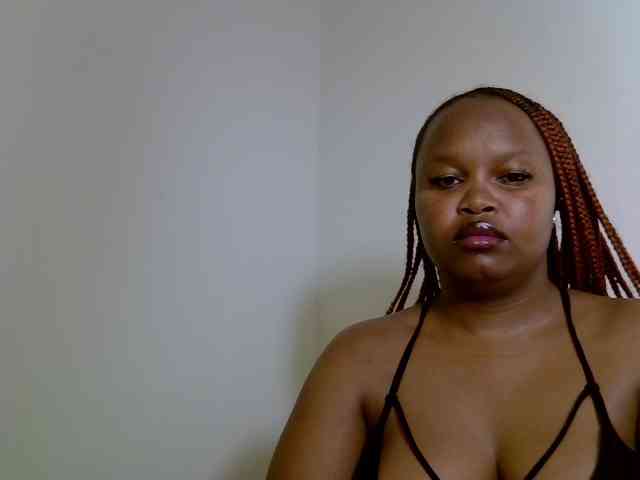 SweeetAmara webcam