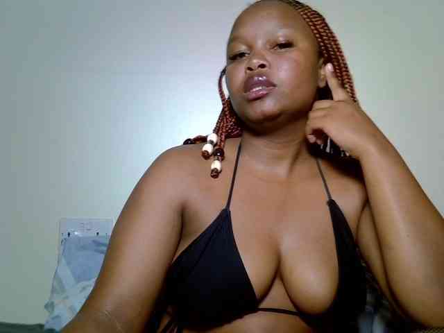 SweeetAmara webcam