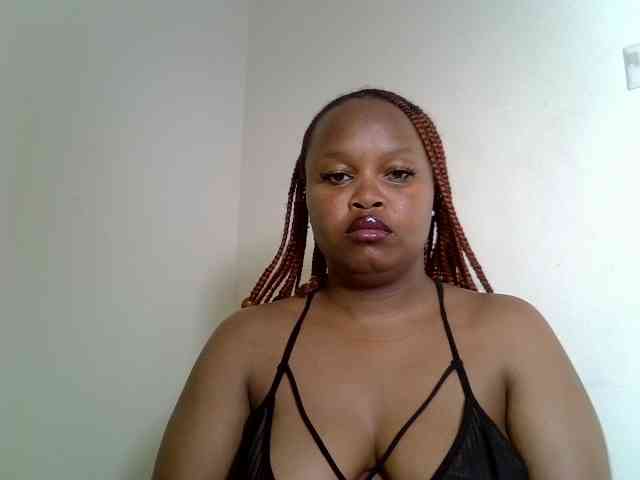 SweeetAmara webcam