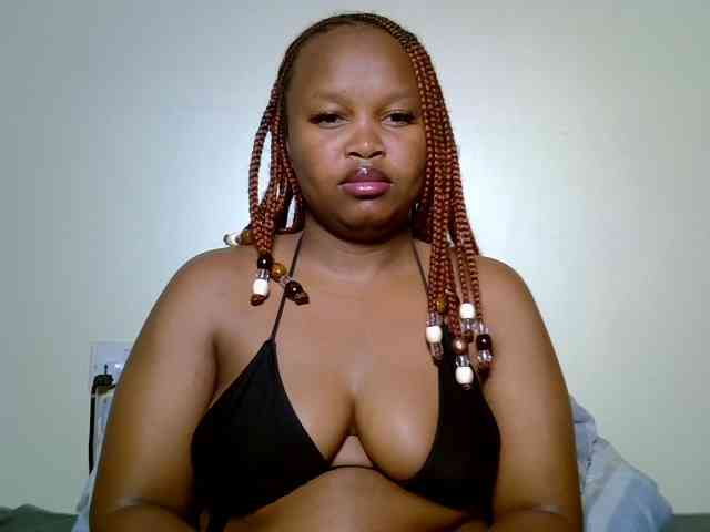 SweeetAmara webcam