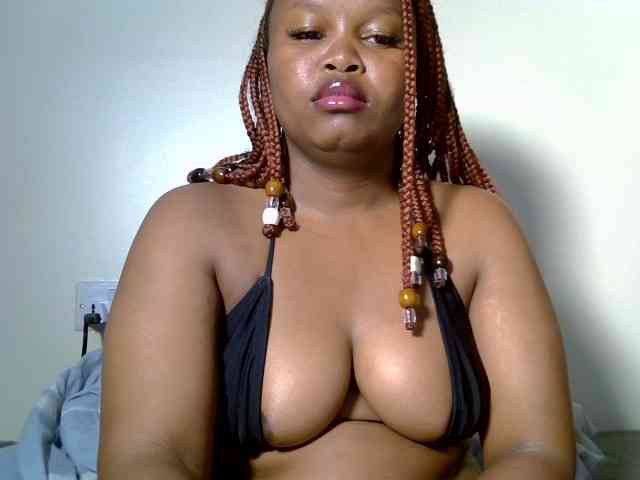 SweeetAmara webcam