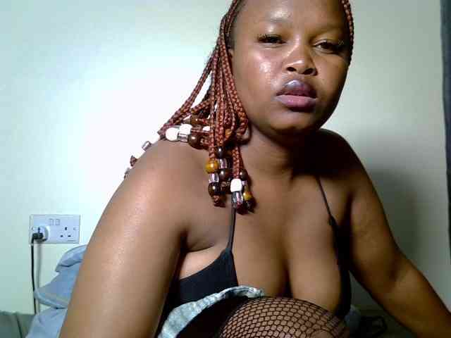 SweeetAmara webcam