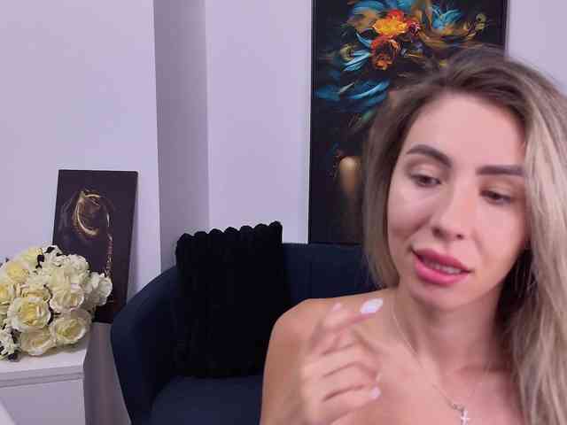VanessaSkyy - Girl 