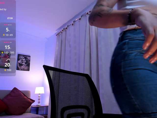 Naiely-Naides live cam on BongaCams