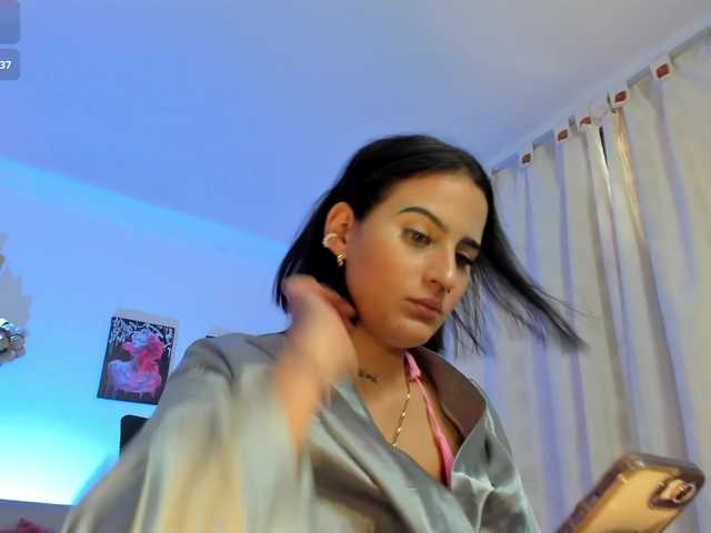Naiely-Naides live cam on BongaCams