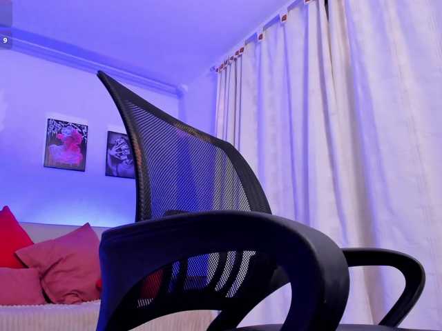 Naiely-Naides live cam on BongaCams
