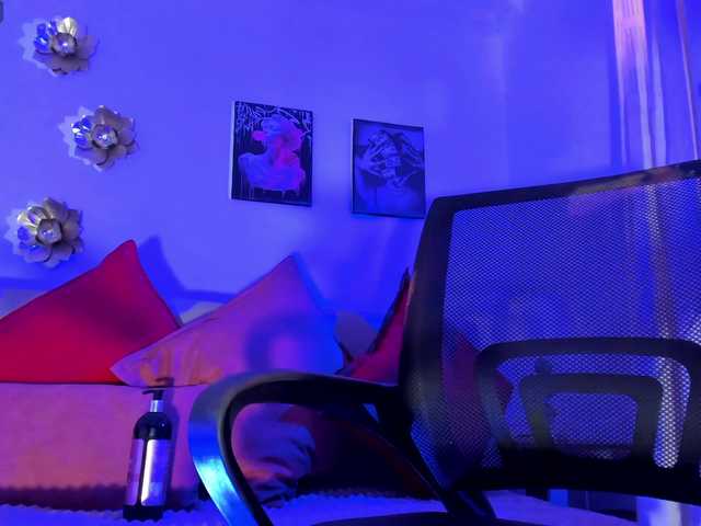 Naiely-Naides live cam on BongaCams