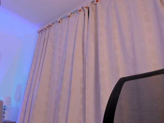Naiely-Naides live cam preview