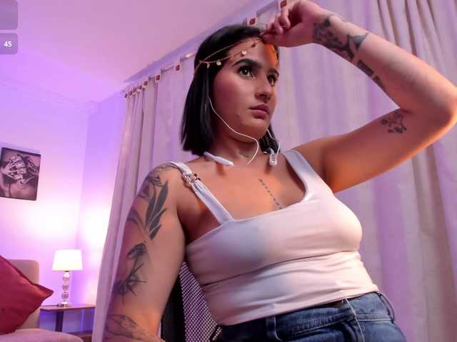 Naiely-Naides live cam preview
