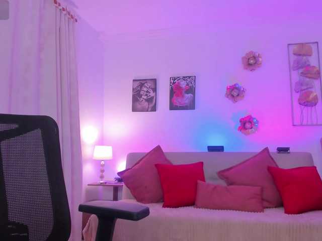 Naiely-Naides live cam preview