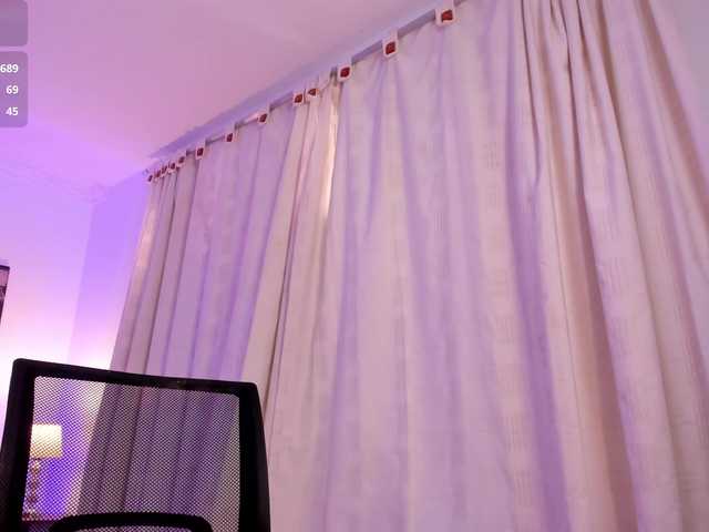 Naiely-Naides live cam preview