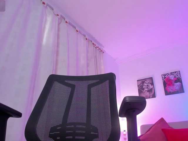 Naiely-Naides live cam on BongaCams